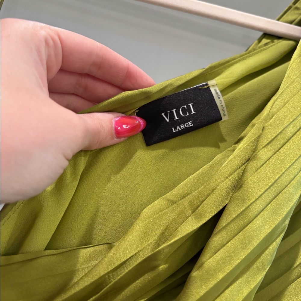 Vici Olive Green Pleated One-Shoulder Dress - Picture 2 of 3